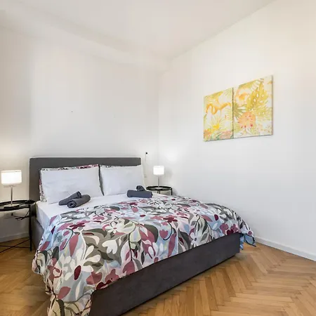 Apartamento Centrale-duomo 10min - Bluedream - Metro Loreto 4min *